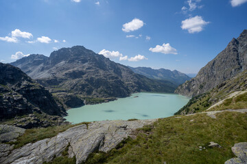 Fototapeta na wymiar Wandern in Italien Lombardei Alpen