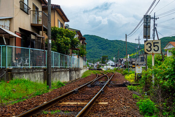 日本の初夏のローカル線