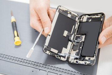 Mobile phone chip repair process, battery replacement and broken screen for recycling