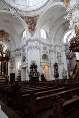 Fototapeta na wymiar Der Dom zu Fulda und teilweise die St. Michael Kirche, Fulda, Hessen, Deutschland, Europa