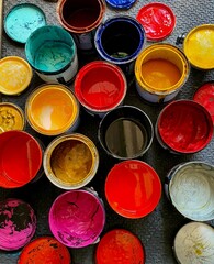 Paint bucket, used for printing, screen, on paper, aluminum, acrylic, stickers, in the top view.