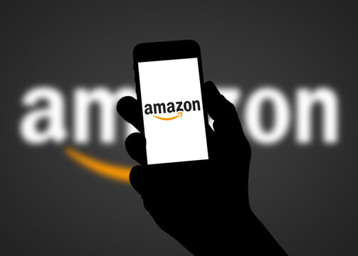 AMAZON - mobile device with Amazon app in Los Angeles  - March 07, 2020