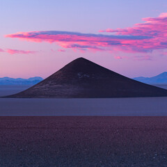 Obraz na płótnie Canvas Cone of Arita, in the desert landscape of the Salar de Arizaro, La Puna, Argentina, South America, America