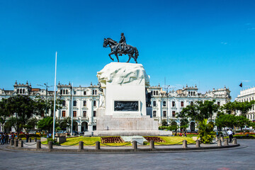  Reiterstatue von Jos&eacute; San Martin  auf der Plaza San Martin in Lima, Peru