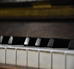piano-keys