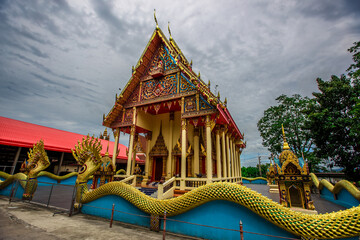 Naklejka premium Wat Khiriwan-Nakhon Nayok: 1 August 2020, atmosphere within a religious tourist site, with tourists visiting for merit during the holidays in Si Nawa area, Mueang Nakhon Nayok, Thailand.