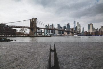 brooklyn bridge and manhattan skyline
