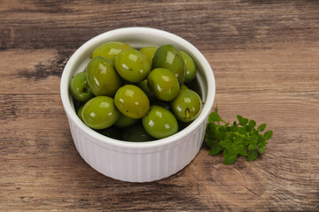 Green Campo Real olives in the bowl