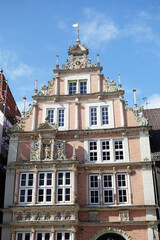 Fototapeta na wymiar Hameln an der Weser Museum vor blauem Himmel