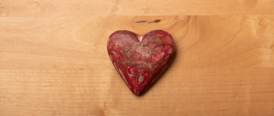 Obraz na płótnie Canvas love heart in hand symbol card