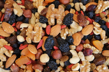 mixed nuts and dried fruits