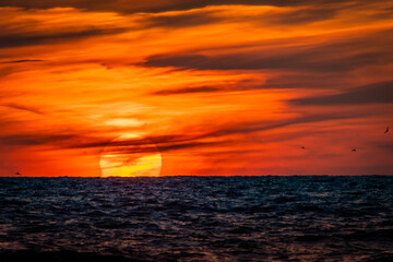 Sonnenuntergang mit Wolken