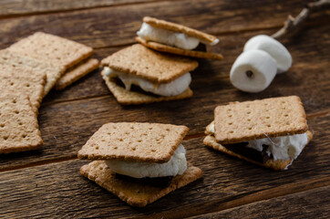 Fresh homemade smores with marshmallows, chocolate and graham crackers.