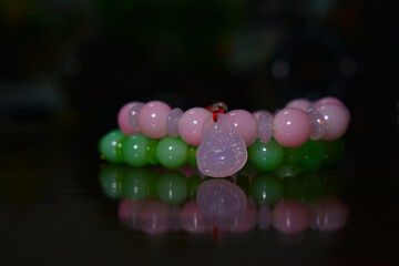 
Jade bracelet
It is a rare jade, expensive