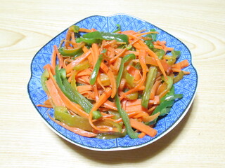 ニンジンとピーマンのきんぴら