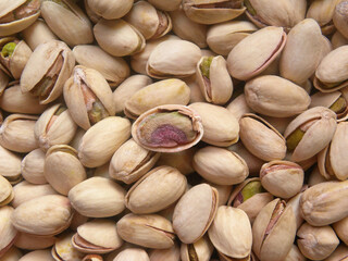 Broken roasted and salted Pistachio
