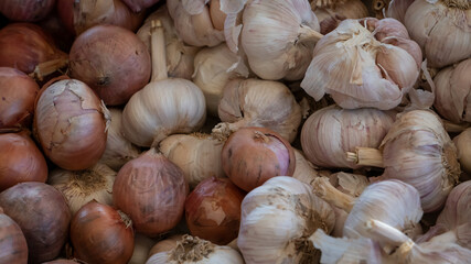Garlic and shallot for a variety of food combinations. Available in the market.