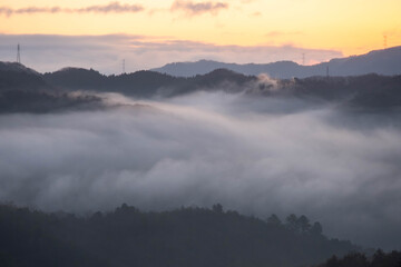 朝霧と朝焼けと兵庫の山々
