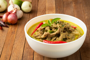 Thai Green Curry with Beef (Gaeng Kiaw Wan)