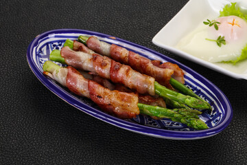 Asparagus with bacon