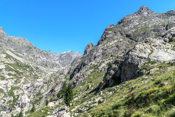 Fototapeta premium Paysage de montagne dans le Mercantour dans les Alpes Mountain landscape in Mercantour park in French Alps
