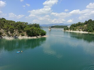 Italia, Toscana, Firenze, Barberino del Mugello, il lago di Bilancino in piena estate.