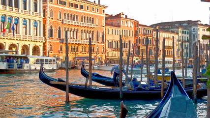 Fototapeta na wymiar Venice Canalozzo Illuminated