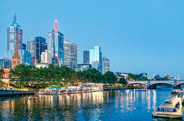 Fototapeta na wymiar Abendliche Stimmung am Yarra River in Melbourne in Australien
