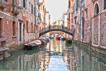 Fototapeta na wymiar Kanalbrücke in Venedig