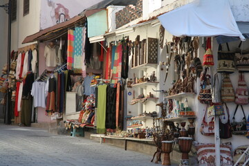 Fototapeta na wymiar offer of souvenirs from turkey, alanya, souvenirshop
