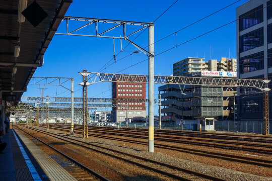 沢山の線路が通る水戸駅のホーム