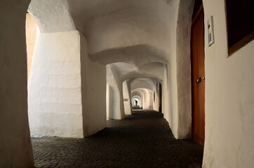 Glurns, Lauben, Laubengasse, Vinschgau, Südtirol, Stadt, Italien