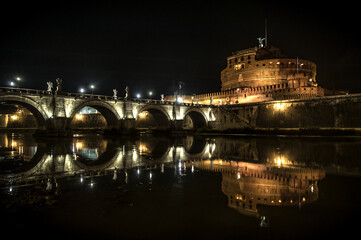 Castel Sant'Angelo, a Roma, di notte
