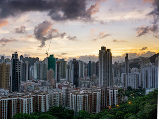 Fototapeta na wymiar Sunset in Garden Hill. Garden Hill is a small hill in the Sham Shui Po District in northwestern Kowloon, Hong Kong.