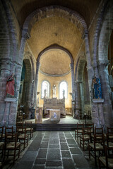 Fototapeta premium intérieur de l'église de la ville de Moutiers-les-Mauxfaits en Vendée