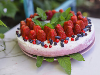 cake with strawberries