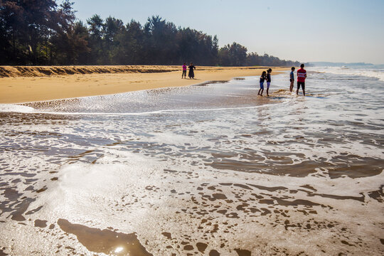 British family  in Kumtu region South India  - recreation on Nirvana - Indian Ocean
