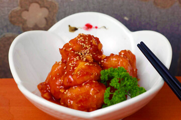 fried chicken with sauce