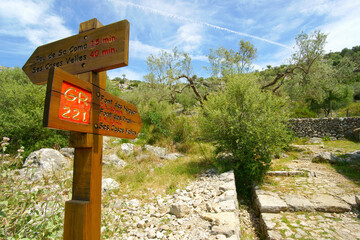 Camino de Es Tossals Verds al Coll des Coloms. Sendero de gran recorrido G.R. 221.Sierra de Tramuntana.Mallorca.Baleares.España.