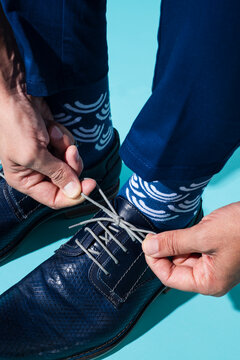 tying my shoelaces