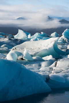 Ice blocks at J&radic;&part;kuls&radic;&deg;rl&radic;&ge;n