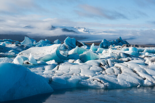 Ice blocks at J&radic;&part;kuls&radic;&deg;rl&radic;&ge;n