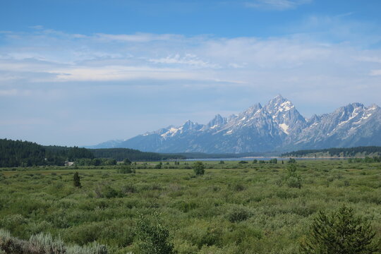 Large mountain range in the Tetons, Wyoming