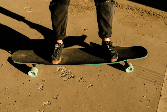 woman on the longboard