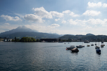 Fototapeta na wymiar Swiss Mountain and Lake Landscape in Lucerne