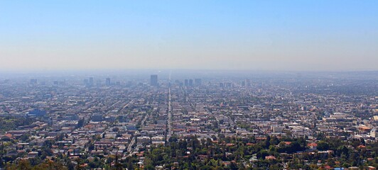 Obraz premium skyline view of los angeles from griffith observatory
