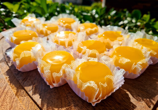 Quindim is a sweet with the ingredients of egg yolk, sugar and grated coconut. They are delicious and perfect for a beautiful dessert.