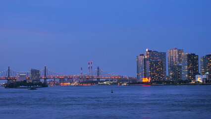 Naklejka premium Landscape of queens NY evening 