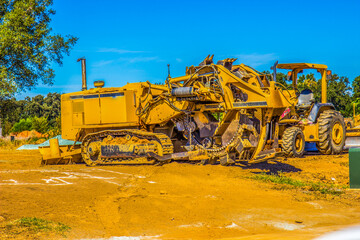 Heavy Digging Equipment & Tractor