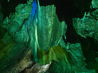 岡山県　井倉洞　奇怪な地底　鍾乳洞